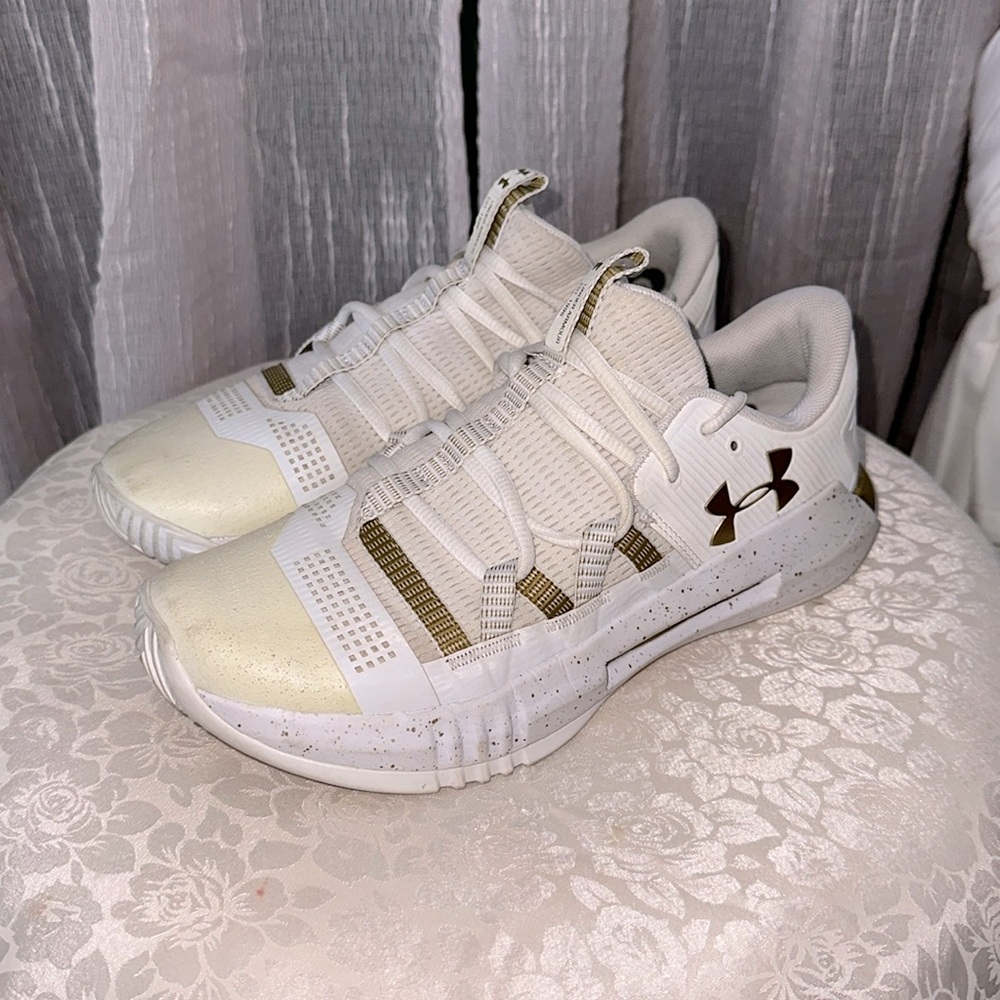 Volleyball court shoes